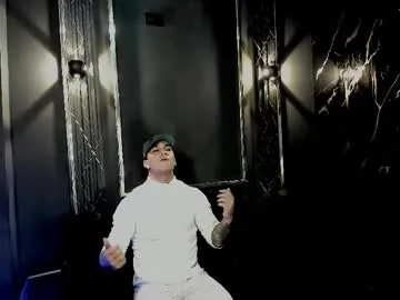 emilywarren296 – webcam model profile photo Image 8