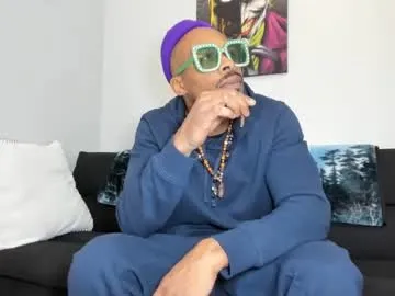 keranimaralaa33409304290 – webcam model profile photo Image 3