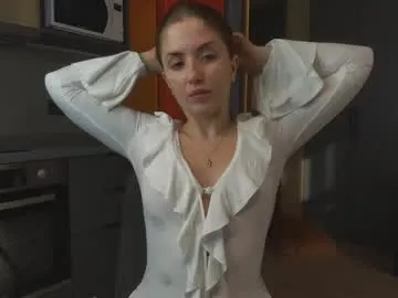 BellaLeen – webcam model profile photo Image 5