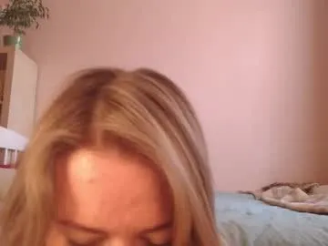 iamsomeone1234 – webcam model profile photo Image 12