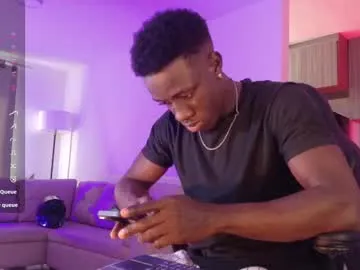 slimthickdesi – webcam model profile photo Image 12