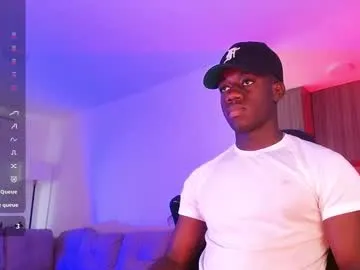 slimthickdesi – webcam model profile photo Image 19