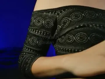 mae_nathan – webcam model profile photo Image 16