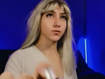 mae_nathan – webcam model profile photo Image 17