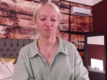 LoreneMoore – webcam model profile photo Image 16