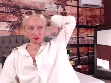 LoreneMoore – webcam model profile photo Image 3