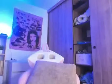 ria_fun – webcam model profile photo Image 17