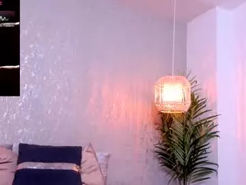 NatalieVixan – webcam model profile photo Image 18