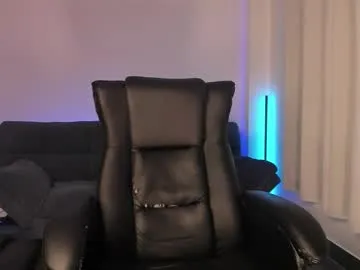 Claire – webcam model profile photo Image 11