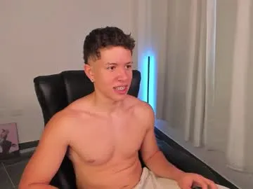 Claire – webcam model profile photo Image 7