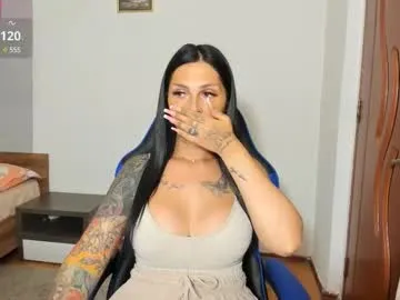 kat_ly_chan – webcam model profile photo Image 3