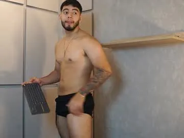 CarolinePrescott – webcam model profile photo Image 2