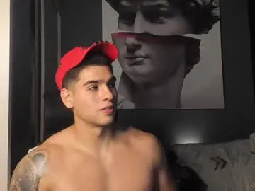 Emely – webcam model profile photo Image 11