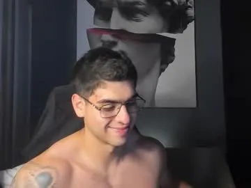 Emely – webcam model profile photo Image 12