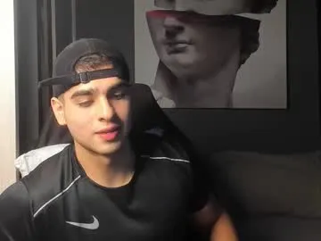 Emely – webcam model profile photo Image 14