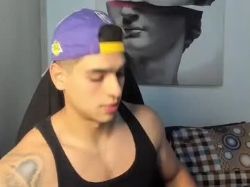 Emely – webcam model profile photo Image 3