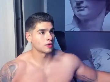 Emely – webcam model profile photo Image 9