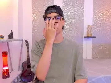 AmeliaPump – webcam model profile photo Image 10