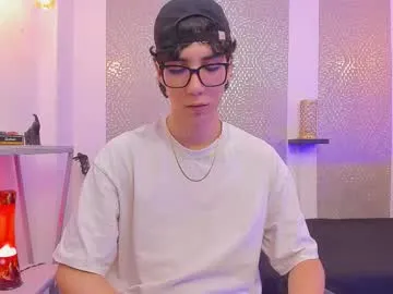 AmeliaPump – webcam model profile photo Image 11