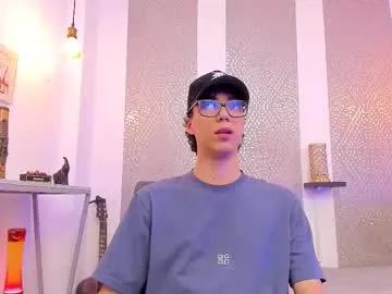 AmeliaPump – webcam model profile photo Image 13