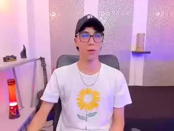 AmeliaPump – webcam model profile photo Image 18