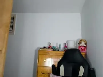 EmiliaWalker – webcam model profile photo Image 7