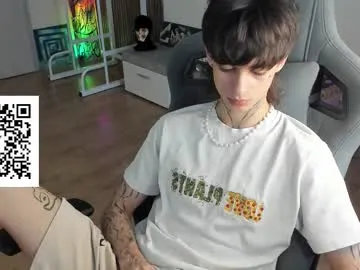 emilywarren296 – webcam model profile photo Image 8