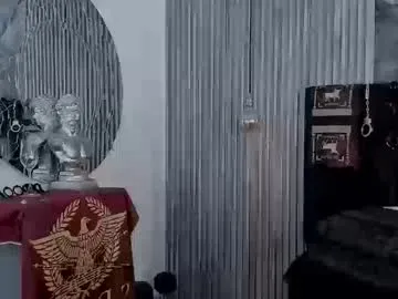 MilaDelays – webcam model profile photo Image 4