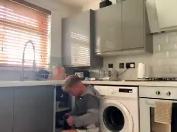 sweetsour18 – webcam model profile photo Image 5