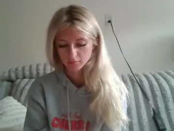 EmiliaWalker – webcam model profile photo Image 2