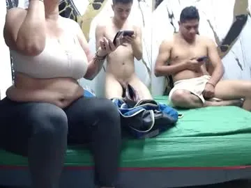 LaraOlson – webcam model profile photo Image 17