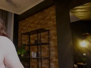 CrisstyBaez – webcam model profile photo Image 4