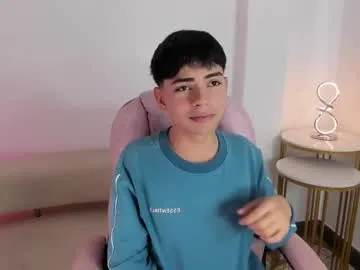 AlyBellemore – webcam model profile photo Image 4