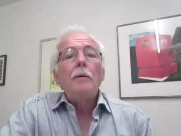 Olivia – webcam model profile photo Image 3