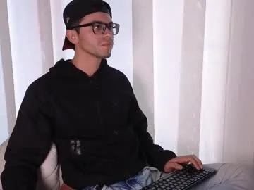 iamsomeone1234 – webcam model profile photo Image 19