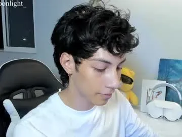 Adeline – webcam model profile photo Image 2