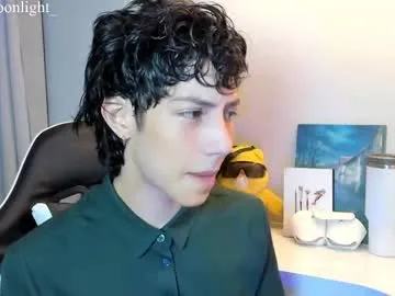 Adeline – webcam model profile photo Image 3