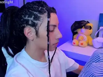 Adeline – webcam model profile photo Image 6