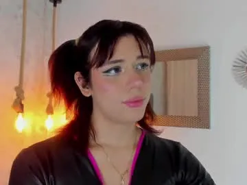 IsaBalmain – webcam model profile photo Image 11