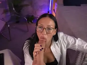 tvycas7 – webcam model profile photo Image 5