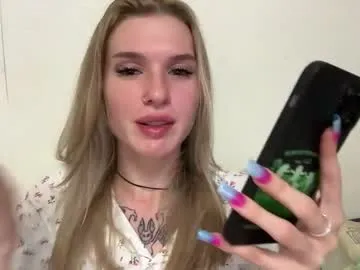 viaaann12 – webcam model profile photo Image 3