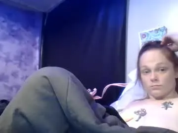 2whitehill – webcam model profile photo Image 18