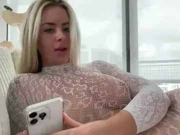 ria_fun – webcam model profile photo Image 17