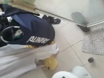 hornyshow_tv – webcam model profile photo Image 12