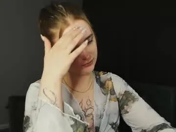 pureannuals – webcam model profile photo Image 5