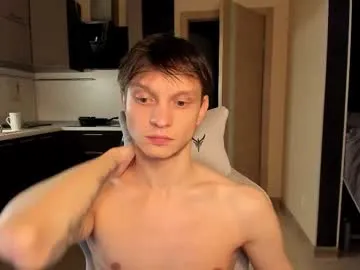 Elie – webcam model profile photo Image 18