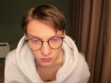 Elie – webcam model profile photo Image 8