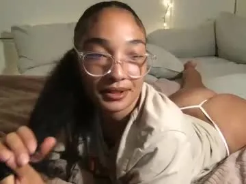 KamillaRey – webcam model profile photo Image 16