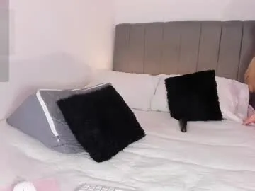 tvycas7 – webcam model profile photo Image 8