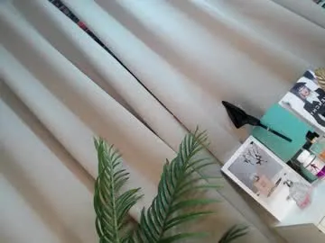 iamsomeone1234 – webcam model profile photo Image 11